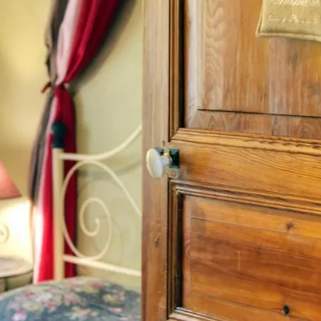 De Charme Avec Boiseries, Cheminee Et Jardin Fleuri A - Fr-1-496-315 Holiday home *